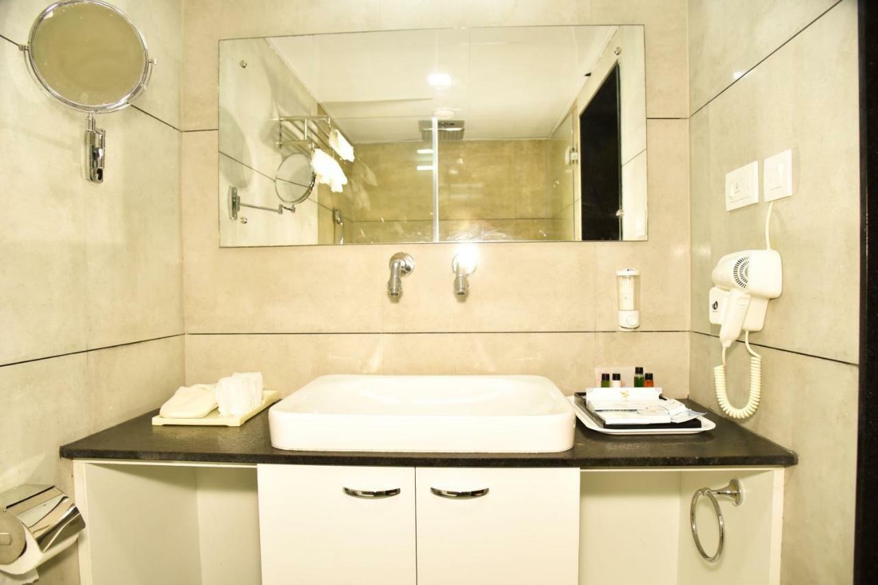 Silver Oak Hotel Мисор Екстериор снимка