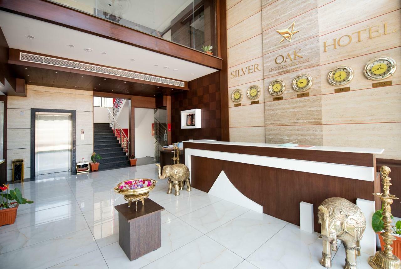 Silver Oak Hotel Мисор Екстериор снимка