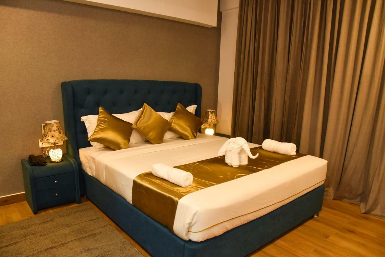 Silver Oak Hotel Мисор Екстериор снимка