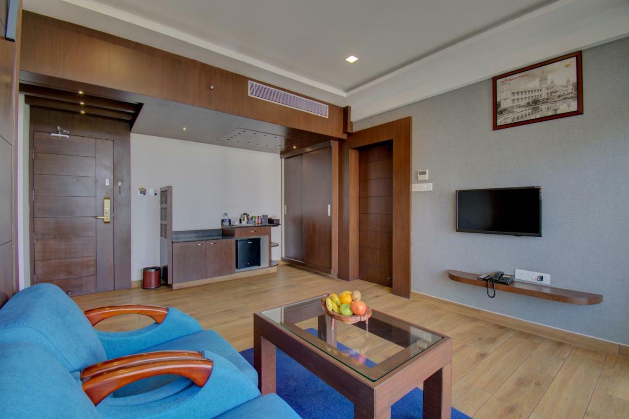 Silver Oak Hotel Мисор Екстериор снимка